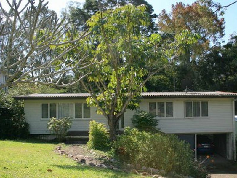 12 Fairholme Street, Kenmore QLD 4069