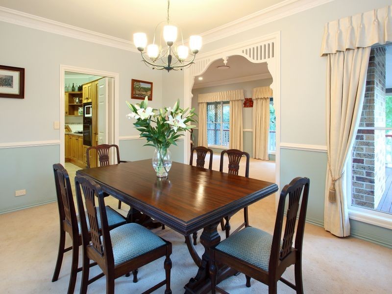 12 Martens Place, Brookfield QLD 4069