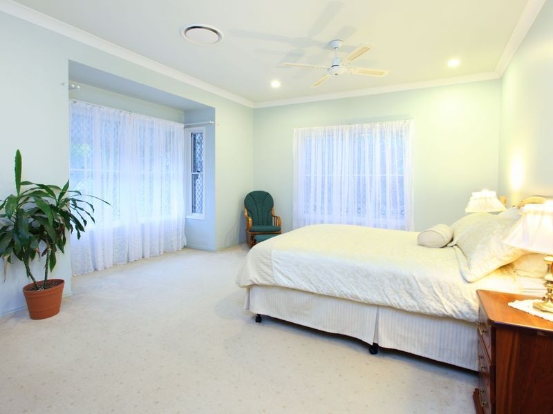 12 Martens Place, Brookfield QLD 4069