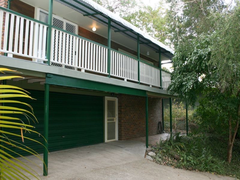 50 Tucker Street, Chapel Hill QLD 4069