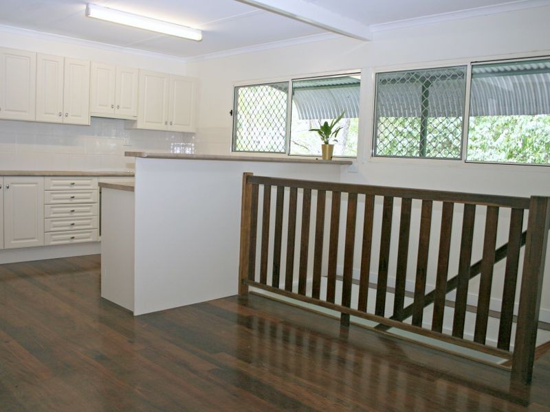 50 Tucker Street, Chapel Hill QLD 4069