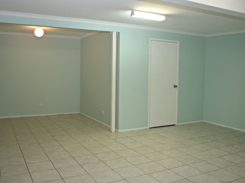 50 Tucker Street, Chapel Hill QLD 4069