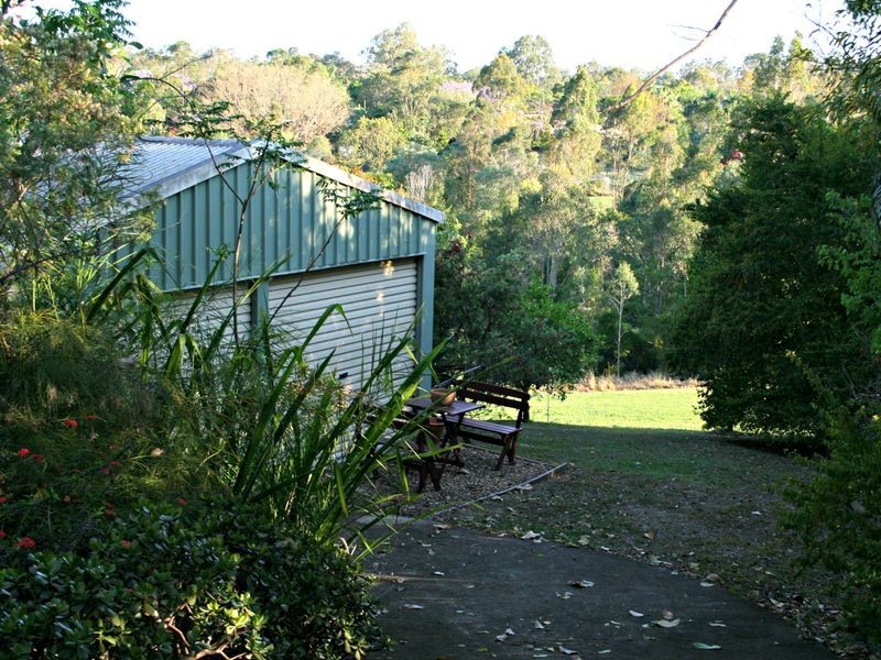 92 Kenmore Road, Kenmore QLD 4069