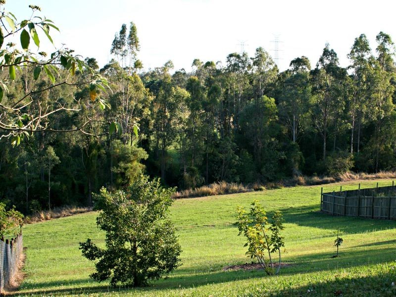 92 Kenmore Road, Kenmore QLD 4069