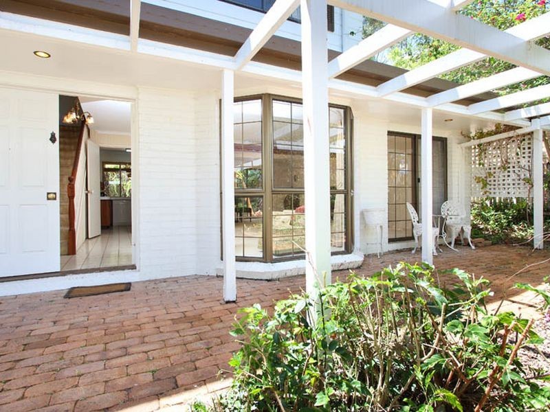 19 Wyndarra Street, Kenmore QLD 4069