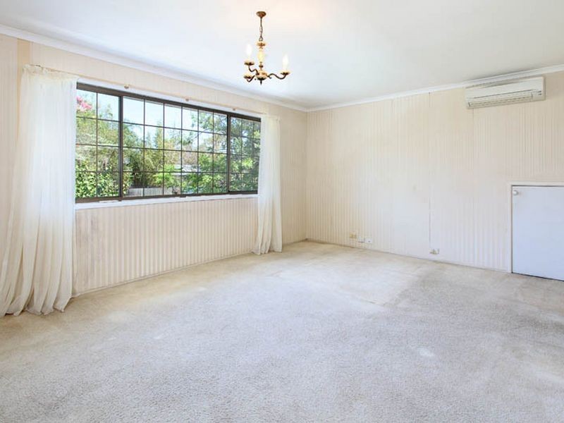 19 Wyndarra Street, Kenmore QLD 4069