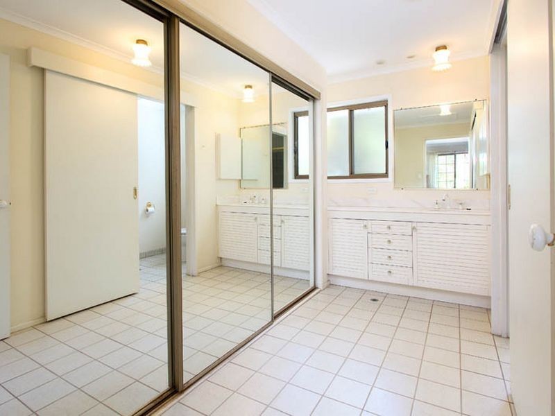 19 Wyndarra Street, Kenmore QLD 4069