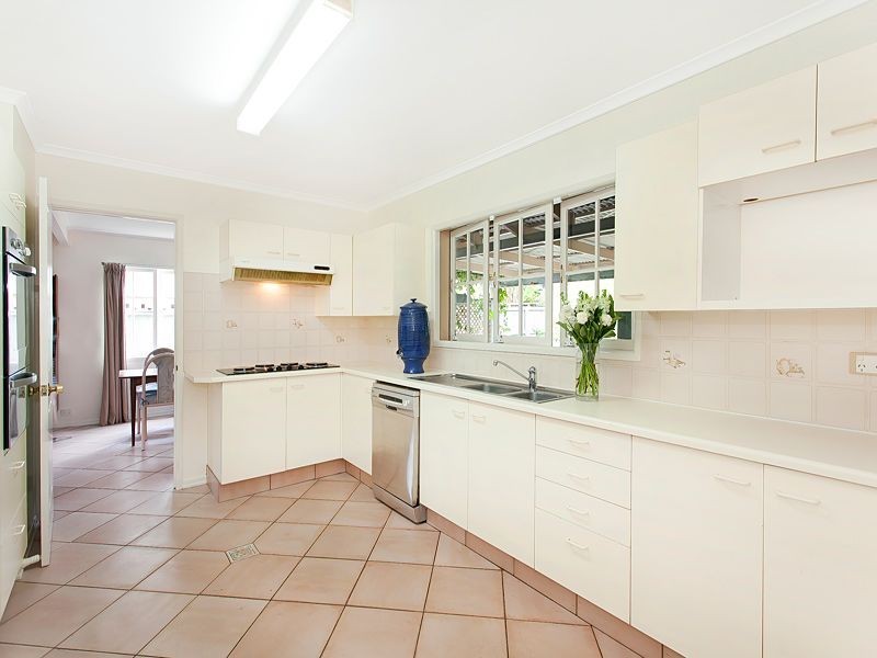 28 Ijong Street, Kenmore QLD 4069