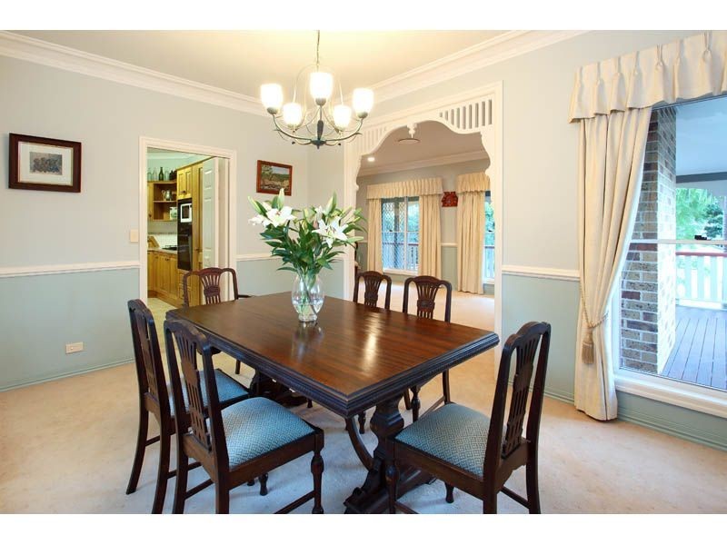 12 Martens Place, Brookfield QLD 4069