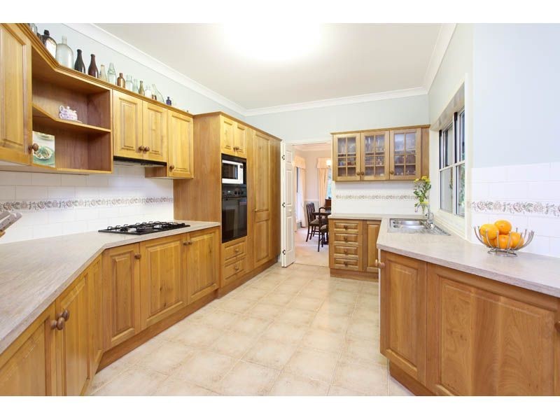 12 Martens Place, Brookfield QLD 4069