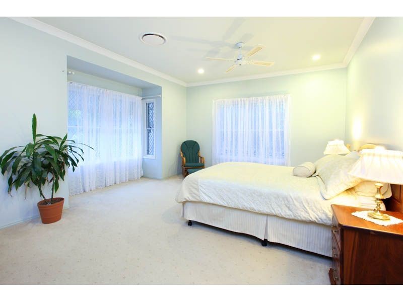 12 Martens Place, Brookfield QLD 4069