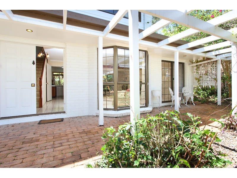 19 Wyndarra Street, Kenmore QLD 4069