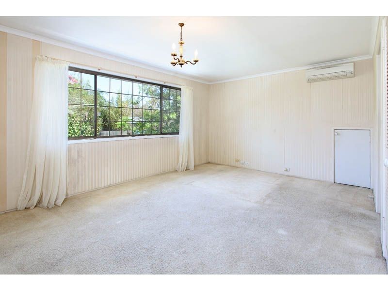 19 Wyndarra Street, Kenmore QLD 4069