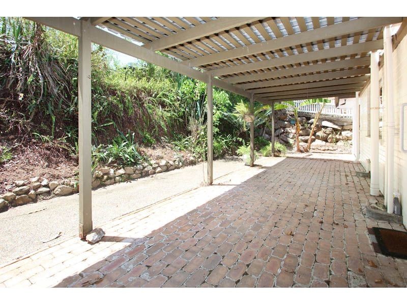 19 Wyndarra Street, Kenmore QLD 4069