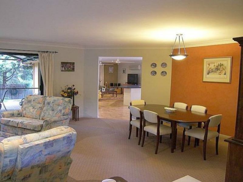 4 Dalewood Street, Moggill QLD 4070