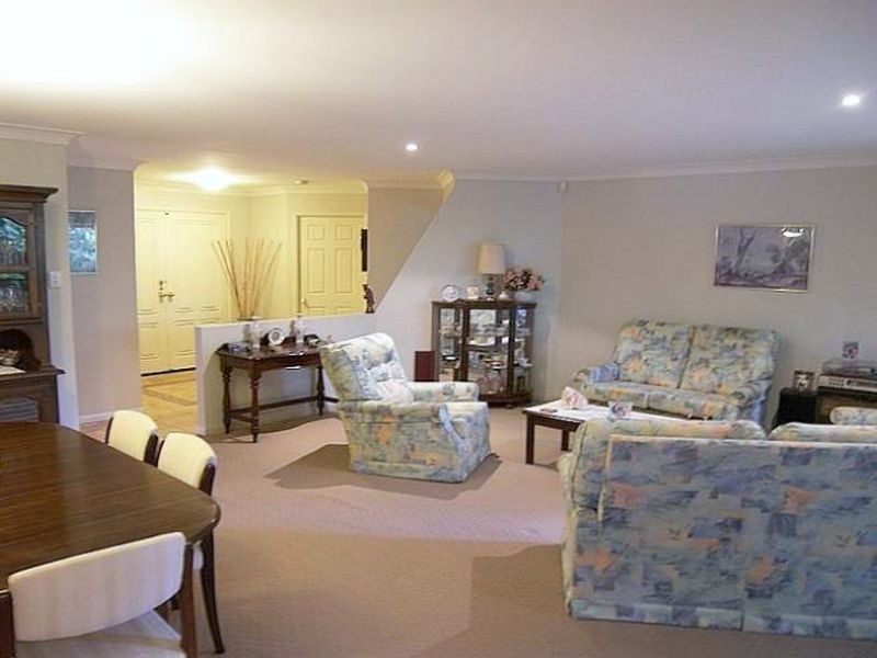 4 Dalewood Street, Moggill QLD 4070