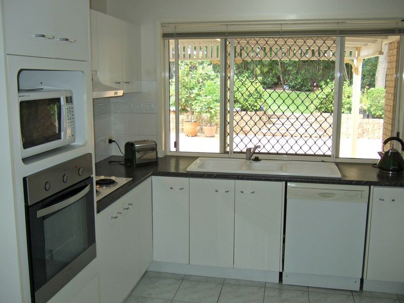 6 Blackbutt Place, Brookfield QLD 4069