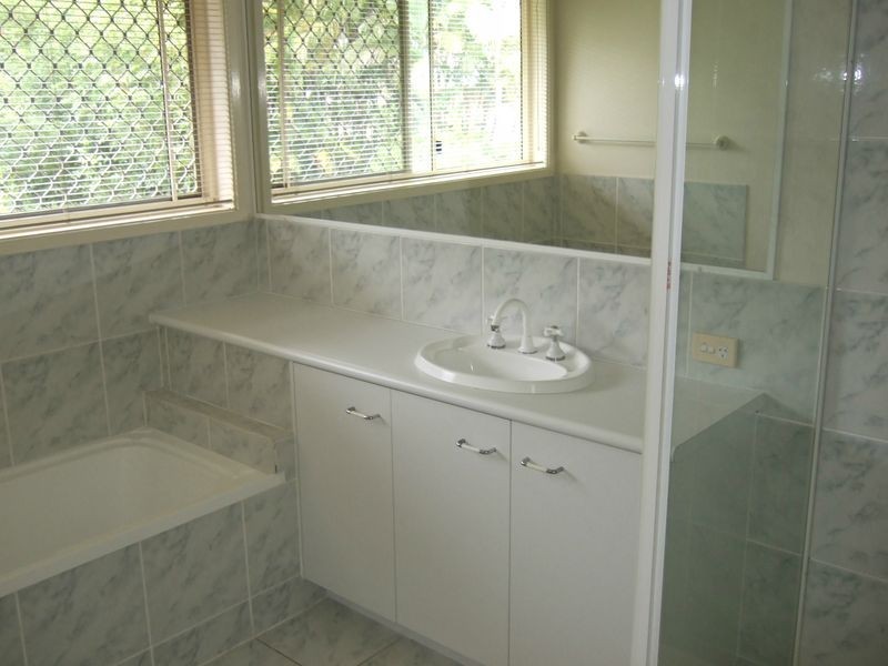 6 Blackbutt Place, Brookfield QLD 4069