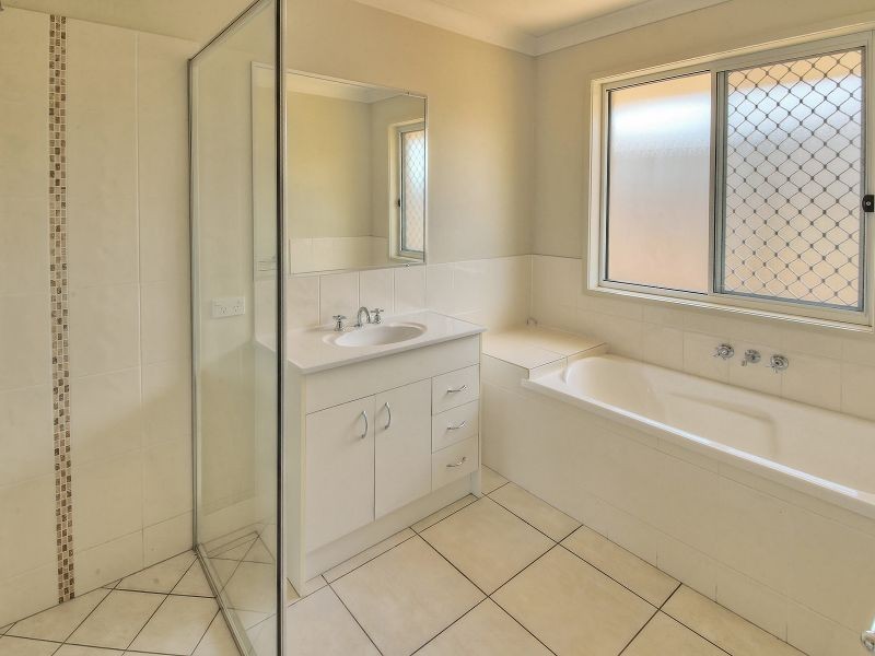 84 Silky Oak Avenue, Moggill QLD 4070