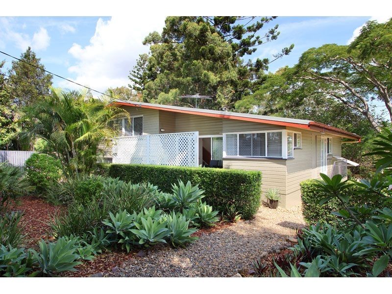 69 Kenmore Road, Kenmore QLD 4069
