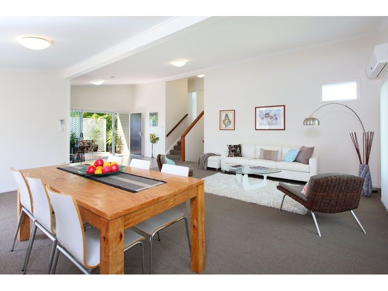 69 Kenmore Road, Kenmore QLD 4069