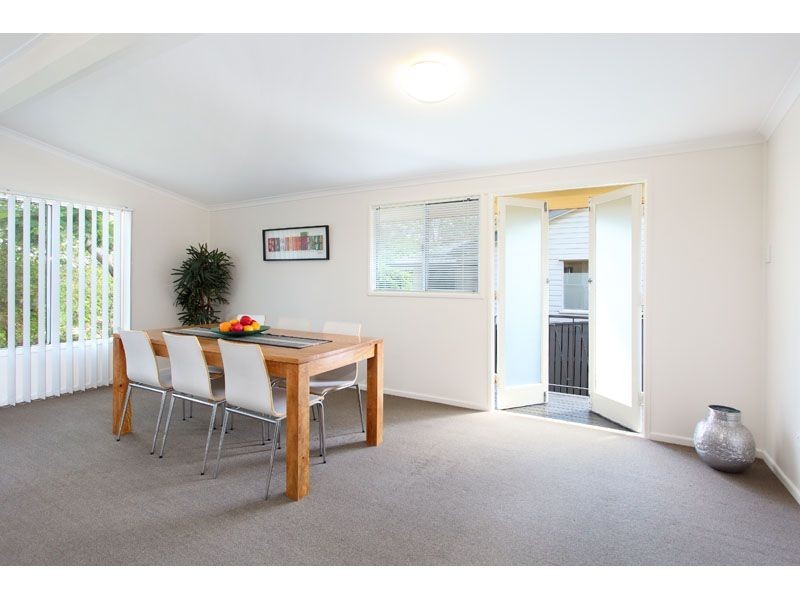 69 Kenmore Road, Kenmore QLD 4069