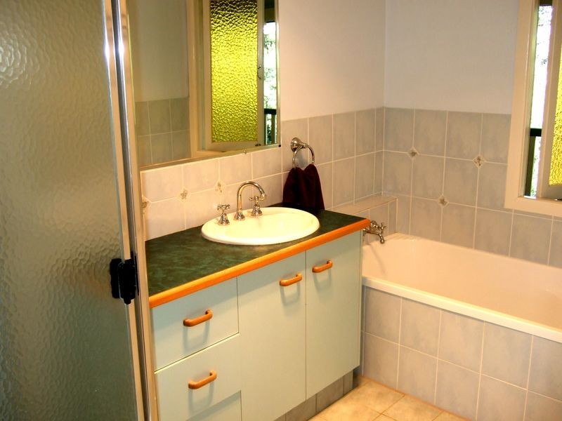 232 Bielby Road, Kenmore Hills QLD 4069