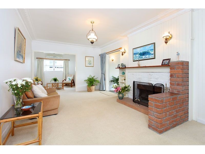 15 Edson Street, Kenmore QLD 4069