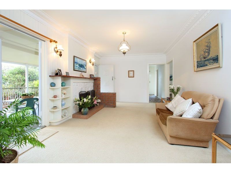 15 Edson Street, Kenmore QLD 4069