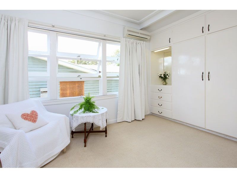 15 Edson Street, Kenmore QLD 4069