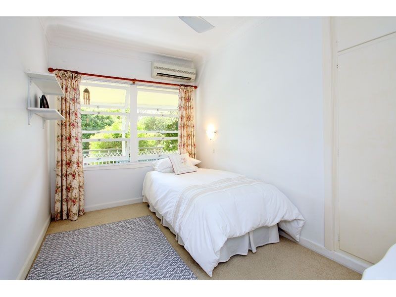 15 Edson Street, Kenmore QLD 4069