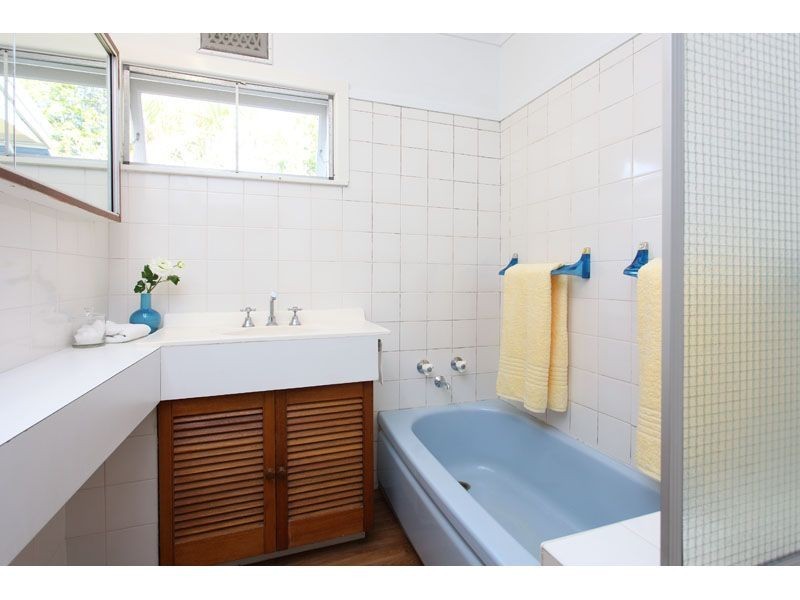 15 Edson Street, Kenmore QLD 4069