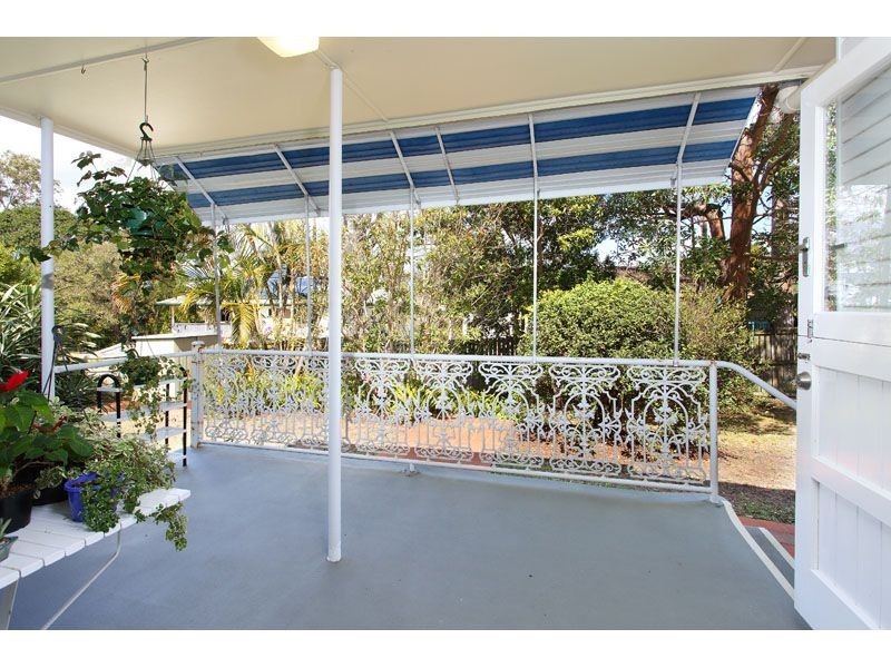 15 Edson Street, Kenmore QLD 4069