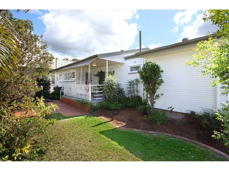 15 Edson Street, Kenmore QLD 4069