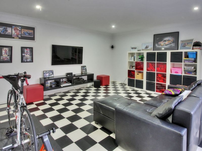 12 Eucalypt Place, Anstead QLD 4070