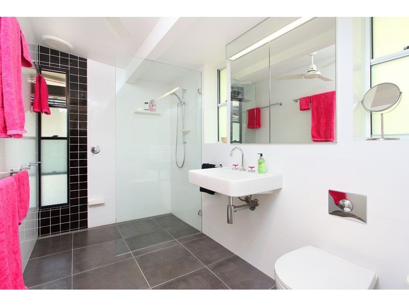 14 Kimba Street, Chapel Hill QLD 4069