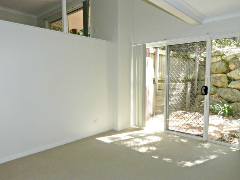 1/82 Russell Terrace, Indooroopilly QLD 4068
