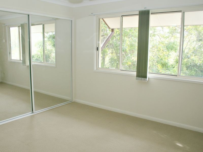 1/82 Russell Terrace, Indooroopilly QLD 4068