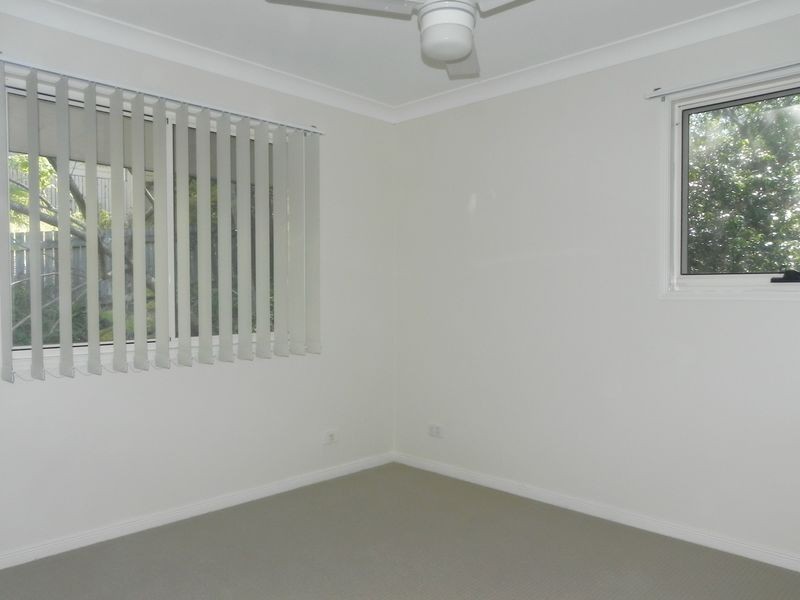 1/82 Russell Terrace, Indooroopilly QLD 4068