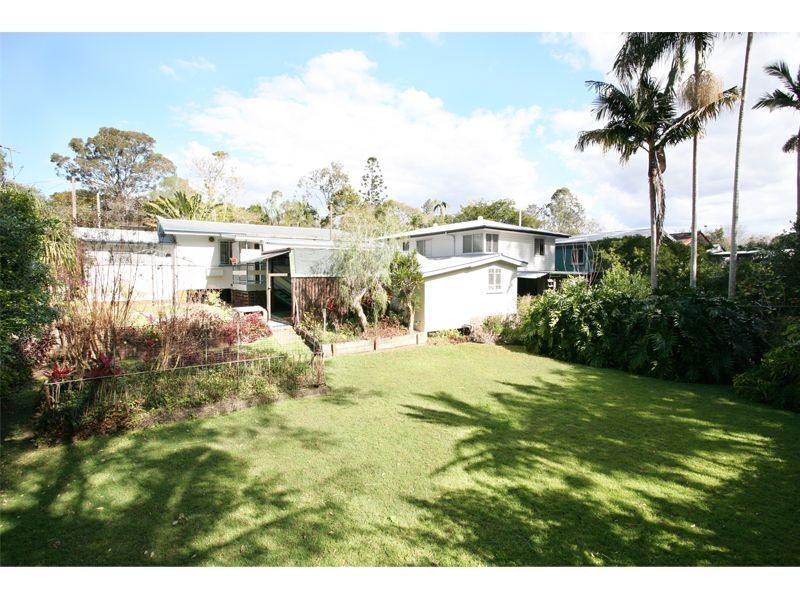 41 Fawkner Street, Chapel Hill QLD 4069