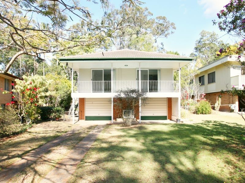 64 Moordale Street, Chapel Hill QLD 4069