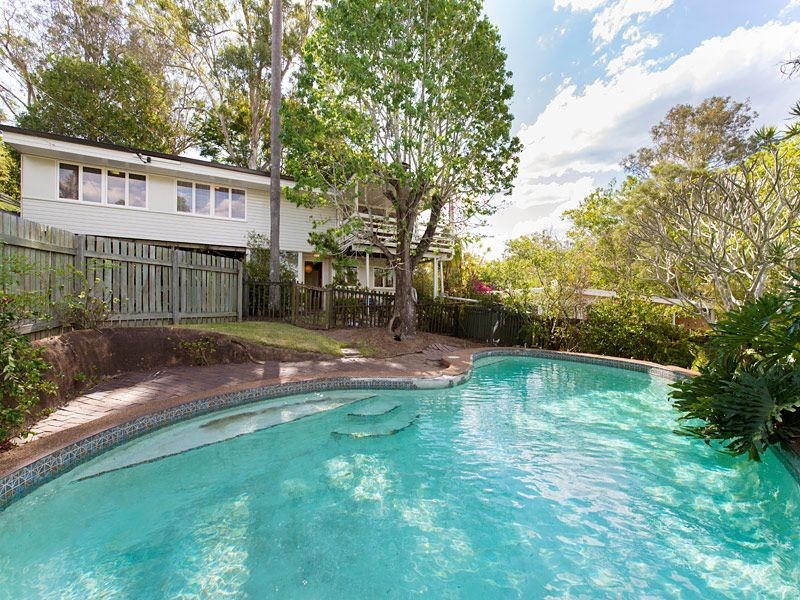 20 Belsize Street, Kenmore QLD 4069