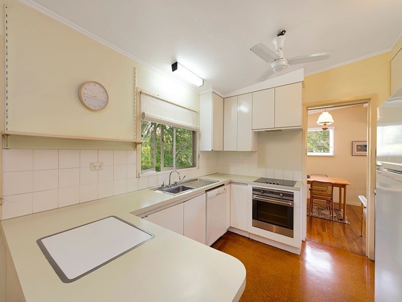 20 Belsize Street, Kenmore QLD 4069