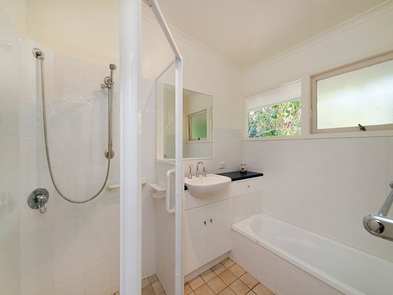 20 Belsize Street, Kenmore QLD 4069