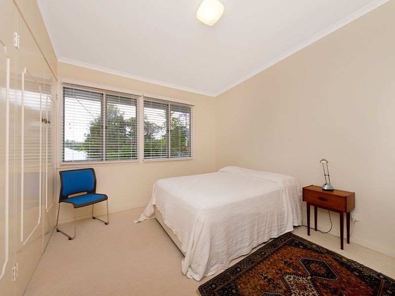 20 Belsize Street, Kenmore QLD 4069