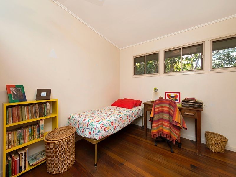 20 Belsize Street, Kenmore QLD 4069