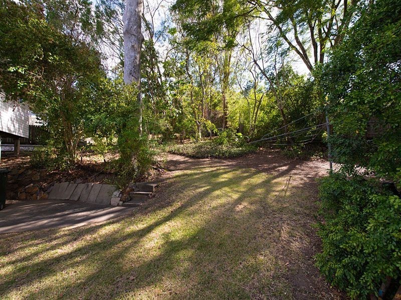 20 Belsize Street, Kenmore QLD 4069