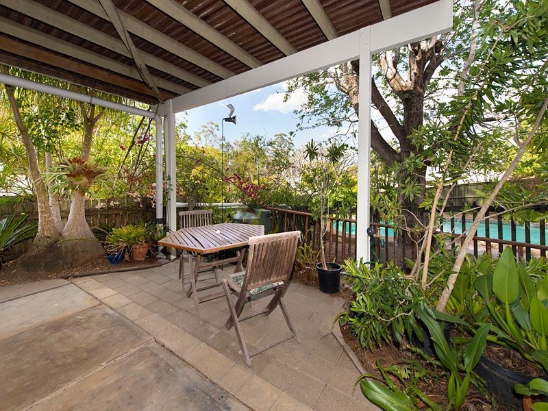 20 Belsize Street, Kenmore QLD 4069