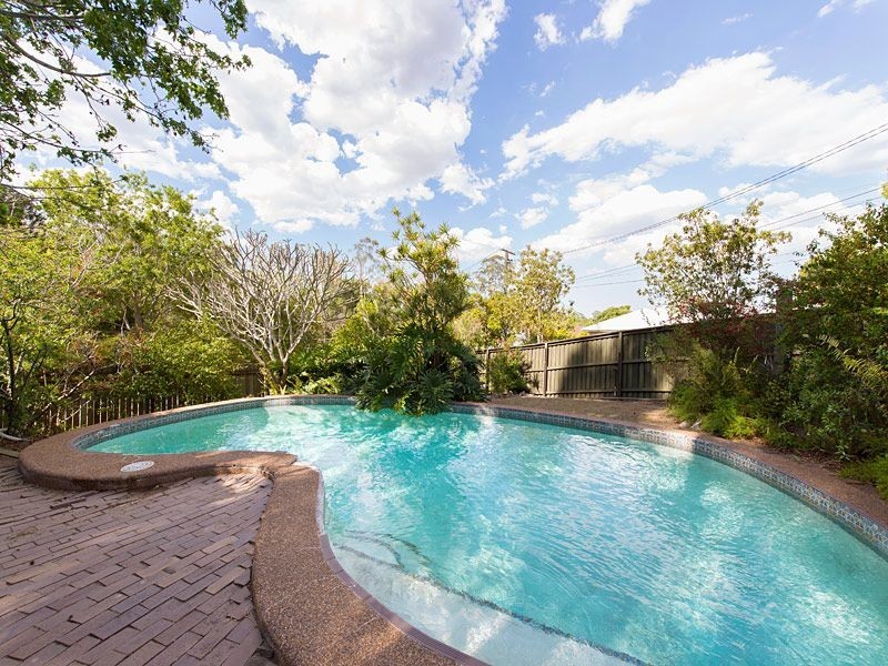 20 Belsize Street, Kenmore QLD 4069