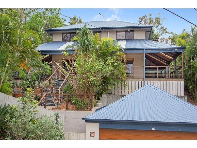 17 Chapman Street, Chapel Hill QLD 4069